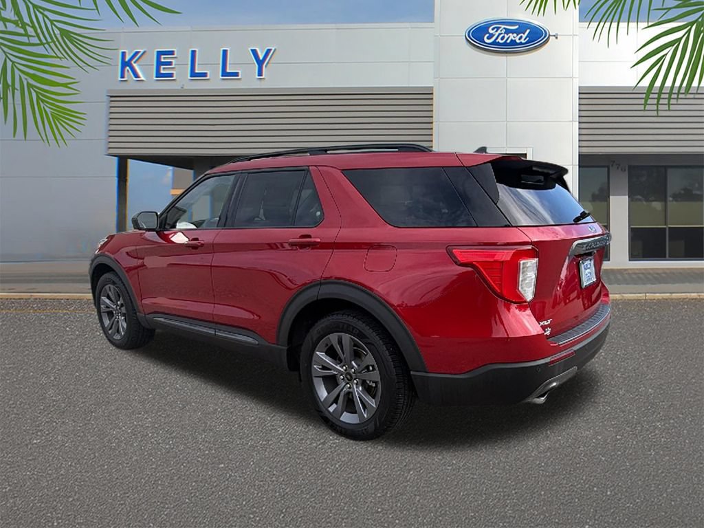 Certified 2022 Ford Explorer XLT w/ Equipment Group 202A RWD image 3