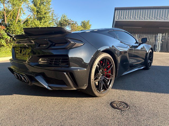 Used 2024 Chevrolet Corvette Z06 RWD image 4