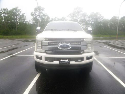Used 2018 Ford F250 Platinum w/ Platinum Ultimate Package AWD/4WD image 3