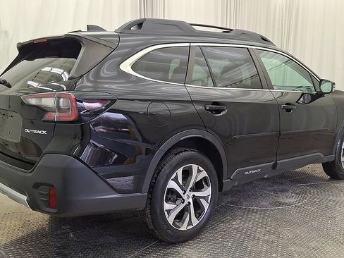Used 2022 Subaru Outback Limited image 3