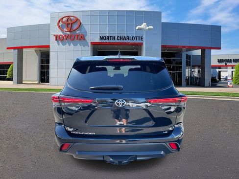 Used 2021 Toyota Highlander LE image 8