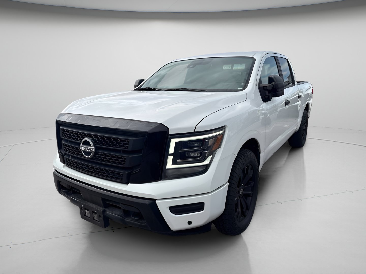 Used 2023 Nissan Titan SV w/ SV Convenience Package AWD/4WD image 14
