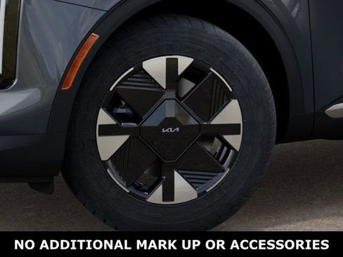 New 2026 Kia Sportage LX image 9