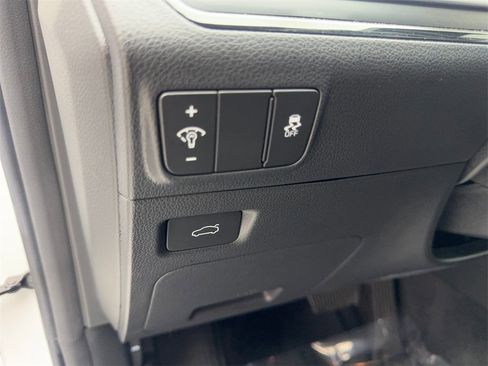 Used 2025 Kia K5 LXS image 55