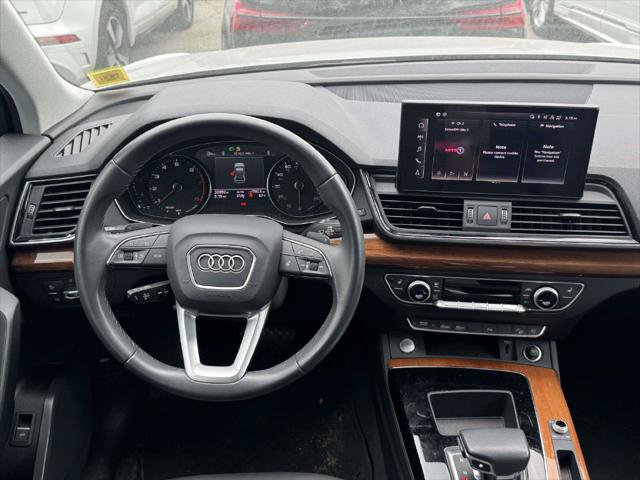 Used 2023 Audi Q5 2.0T Premium w/ Convenience Package AWD/4WD image 23