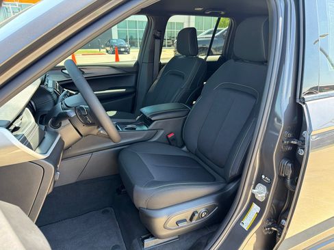 New 2026 Jeep Grand Cherokee Laredo w/ Trailer Tow Package RWD image 14