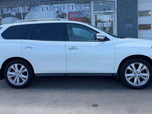 Used 2019 Nissan Pathfinder SL w/ SL Premium Package AWD/4WD image 2