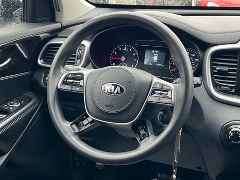 Used 2019 Kia Sorento LX image 12