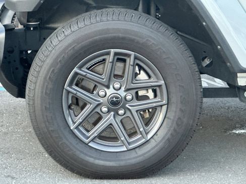 Used 2024 Jeep Gladiator Sport image 11