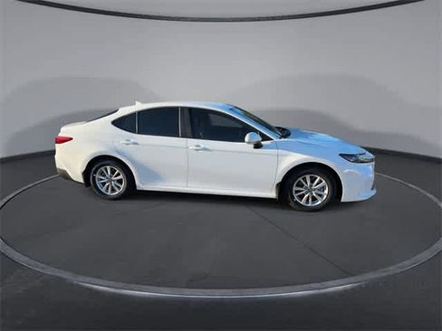Used 2026 Toyota Camry LE w/ Convenience Package image 9