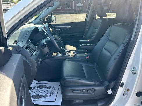 Used 2017 Honda Ridgeline RTL-T image 11