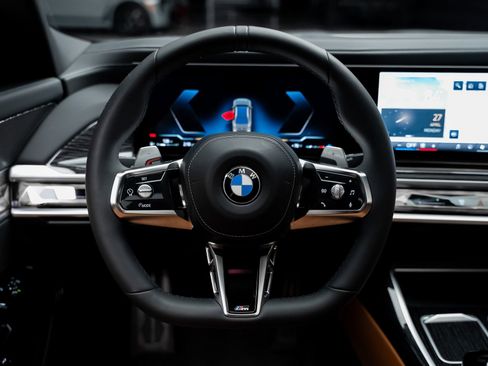 Used 2023 BMW 740i RWD image 41