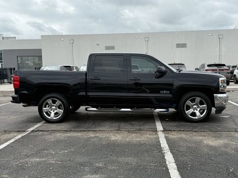 Used 2018 Chevrolet Silverado 1500 LT w/ Texas Edition image 4