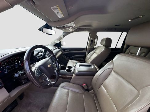 Used 2019 Chevrolet Suburban LT image 19