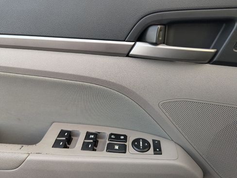 Used 2018 Hyundai Elantra SEL image 23