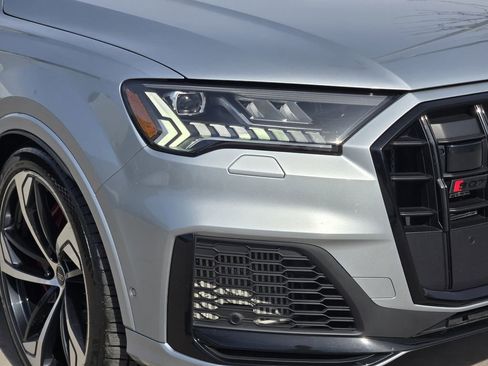 Used 2024 Audi SQ7 Premium Plus image 12