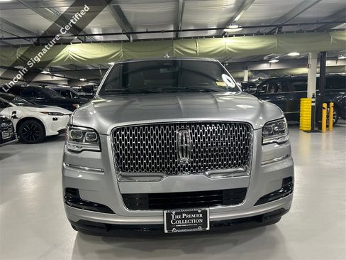 Used 2023 Lincoln Navigator L Reserve image 6