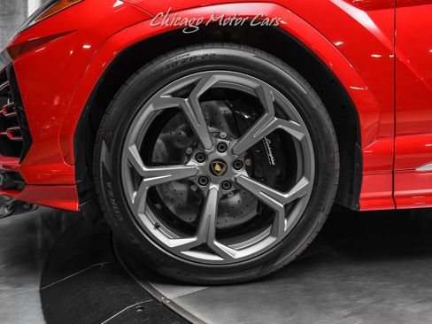 Used 2021 Lamborghini Urus AWD/4WD image 49