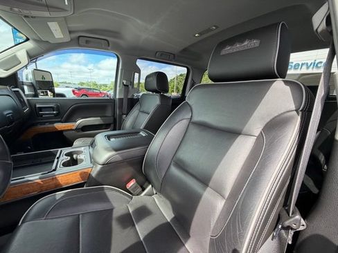 Used 2018 Chevrolet Silverado 2500 High Country w/ Duramax Plus Package AWD/4WD image 14