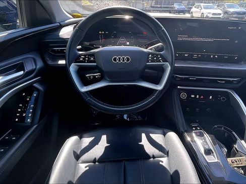 Used 2025 Audi Q5 Premium w/ Convenience Package AWD/4WD image 6