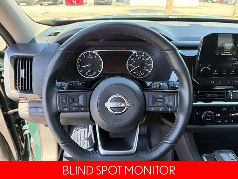 Certified 2024 Nissan Pathfinder SL image 10