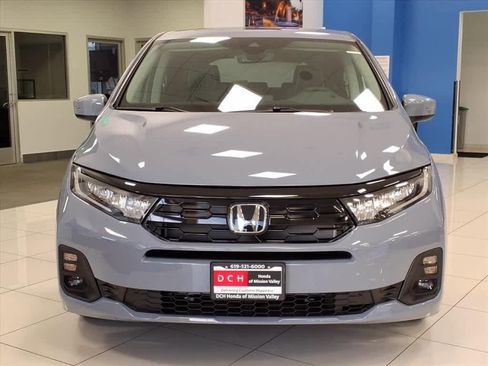 New 2026 Honda Odyssey Touring image 2