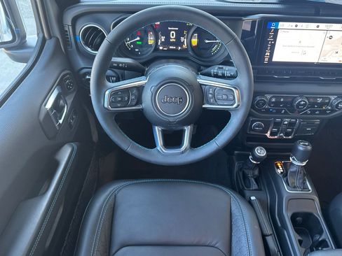Used 2024 Jeep Wrangler High Altitude AWD/4WD image 17