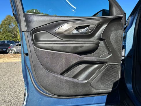 Used 2024 GMC Terrain SLE image 10