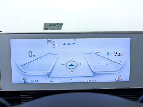 Used 2024 Hyundai Ioniq 5 SE RWD image 30