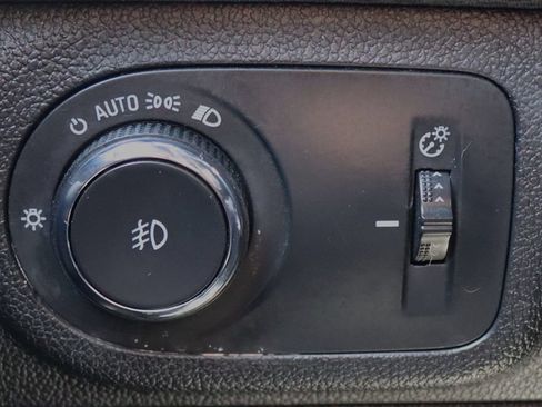 Used 2019 Chevrolet Cruze LT w/ Convenience Package FWD image 41
