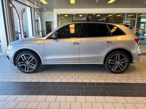 Used 2017 Audi SQ5 Premium Plus w/ Technology Package AWD/4WD image 4