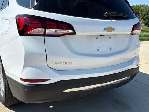 Used 2024 Chevrolet Equinox LT FWD image 17