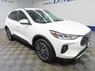 Used 2023 Ford Escape SE video 3