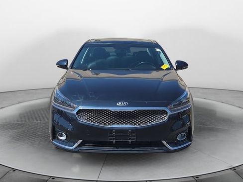 Used 2017 Kia Cadenza Premium w/ Luxury Package FWD image 8