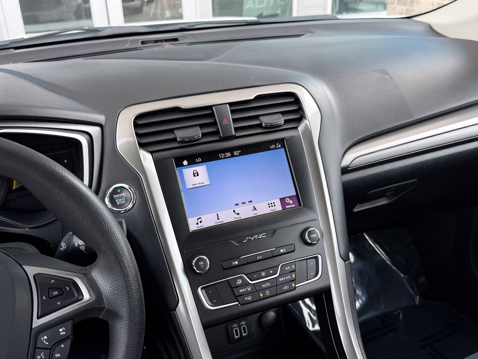Used 2019 Ford Fusion SE FWD image 33