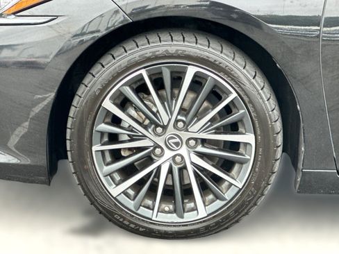 Certified 2024 Lexus ES 300h w/ Premium Package FWD image 12