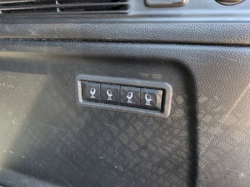 Used 2024 Jeep Wagoneer L Series II w/ Flexible Seating Group image 15