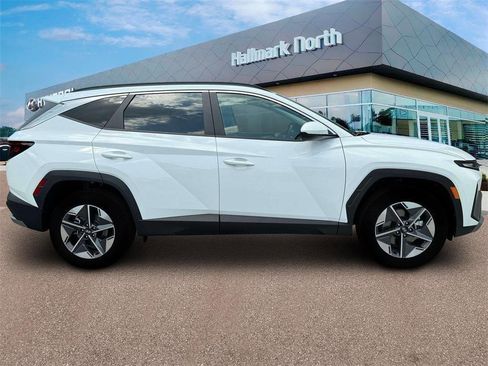 Certified 2025 Hyundai Tucson SEL image 9