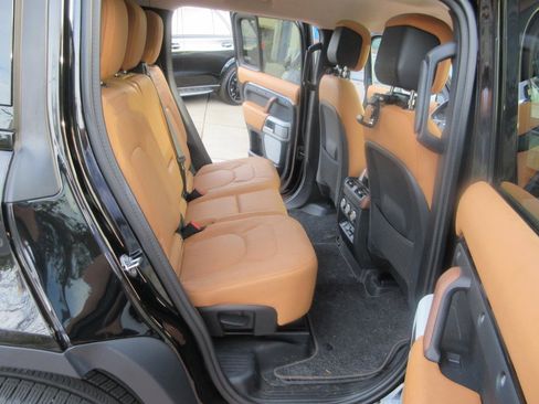 Used 2024 Land Rover Defender 130 S image 11