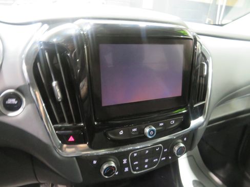 Used 2018 Chevrolet Traverse Premier AWD/4WD image 14