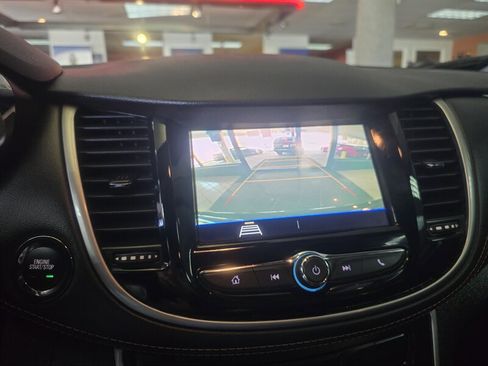 Used 2021 Chevrolet Trax LT w/ Midnight Edition image 18