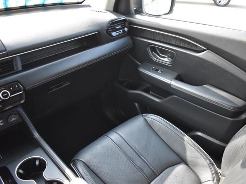 Used 2023 Honda Pilot Elite image 23