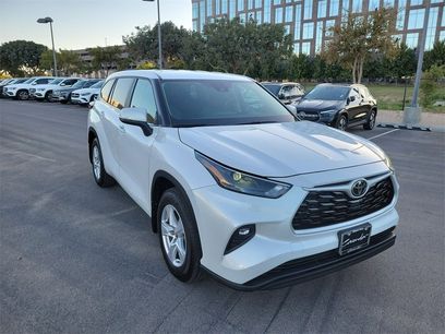 Used 2024 Toyota Highlander LE