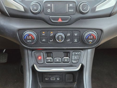 Used 2020 GMC Terrain SLT w/ Preferred Package FWD image 18