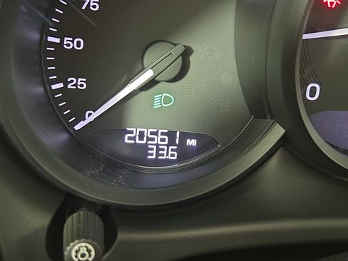 Used 2022 Porsche Macan image 18