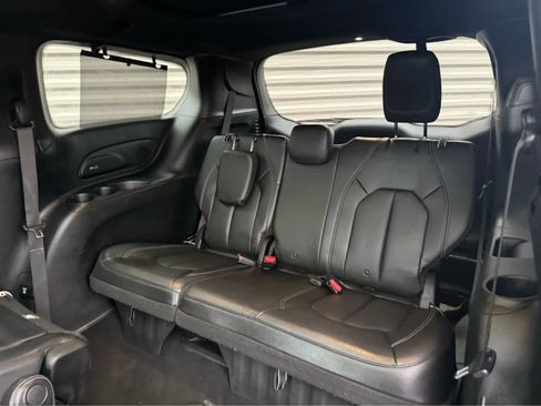 Used 2018 Chrysler Pacifica Touring-L Plus w/ S Appearance Package image 22