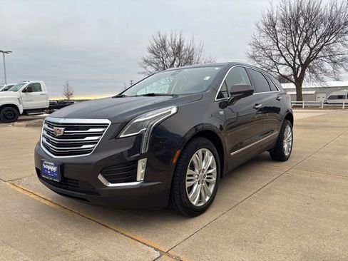 Used 2019 Cadillac XT5 Premium Luxury w/ Driver Assist Package image 4
