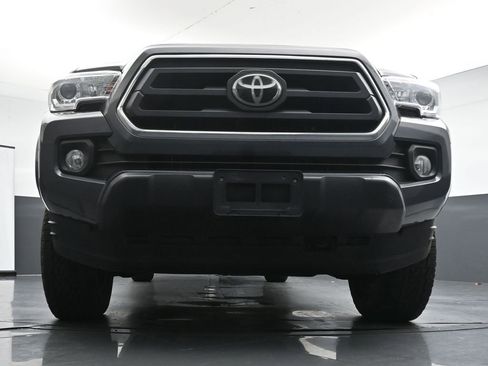 Used 2020 Toyota Tacoma SR5 AWD/4WD image 31