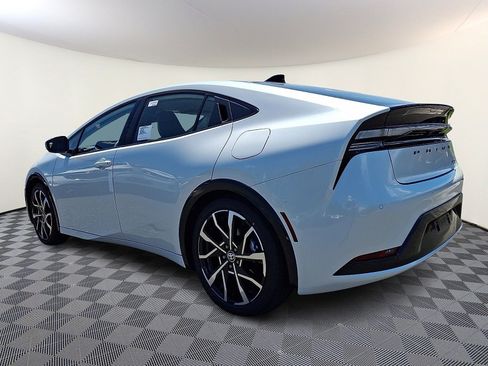 New 2026 Toyota Prius Plug-In Hybrid FWD image 4