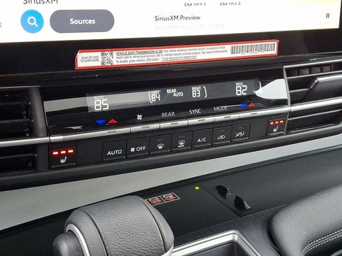 Certified 2025 Toyota Sienna XLE image 17